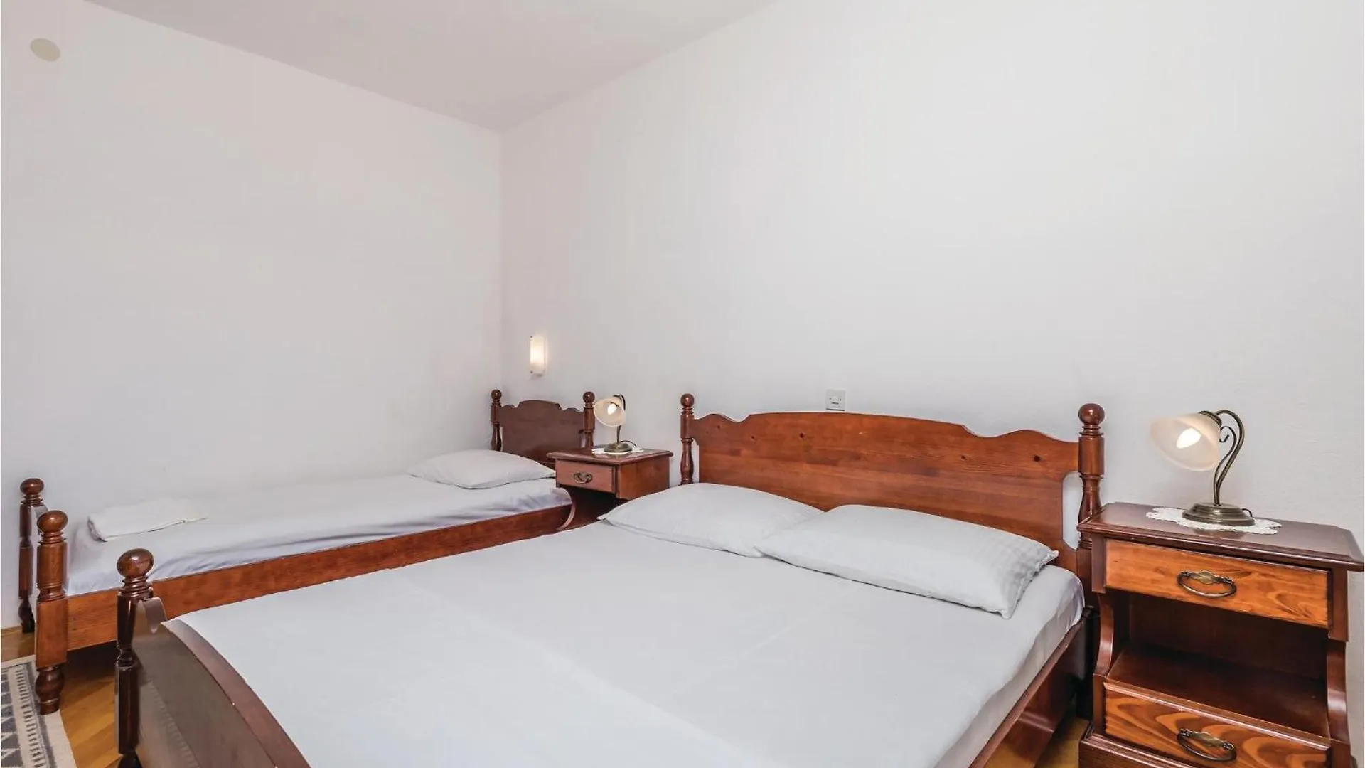 Nice Apartment In Barbat With 3 Bedrooms And Wifi Barbat na Rabu